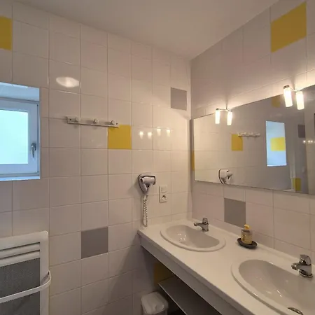 Spacious Duplex House In Grosbreuil