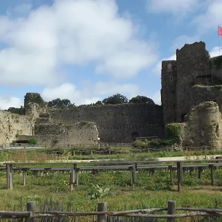 Prázdninový dům Spacious Duplex House In *