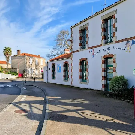 Spacious Duplex House In Casa de Férias Grosbreuil