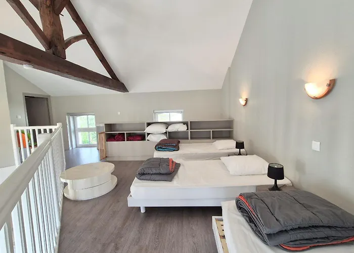 Spacious Duplex House In Grosbreuil