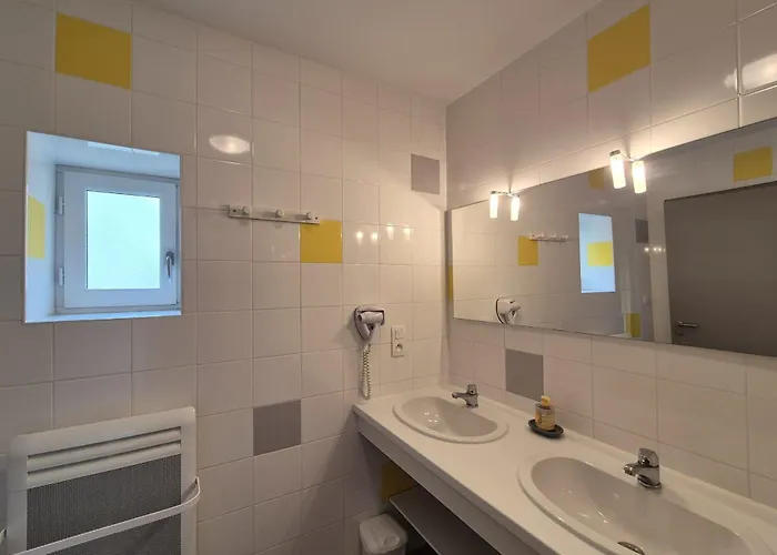 Spacious Duplex House In Grosbreuil