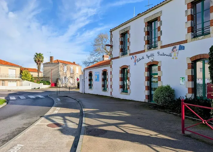 Spacious Duplex House In Casa de Férias Grosbreuil