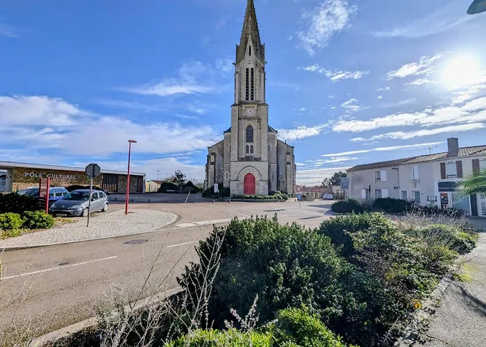 Casa de Férias Spacious Duplex House In Grosbreuil